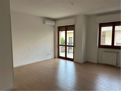Appartamento in Via Alghero 100, Quartu Sant'Elena, 6 locali, 3 bagni