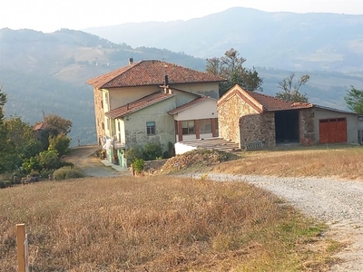 Casa colonica a Vergato, 10 locali, 3 bagni, 500 m² in vendita