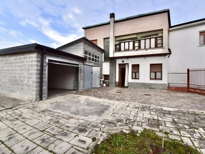 casa in vendita a Varedo