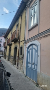 Casa indipendente in Via loffredo, Monteforte Irpino, 10 locali