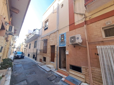 Casa semi indipendente in vendita a Capurso Bari