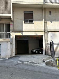 Garage / posto auto in vendita a Messina Tirone