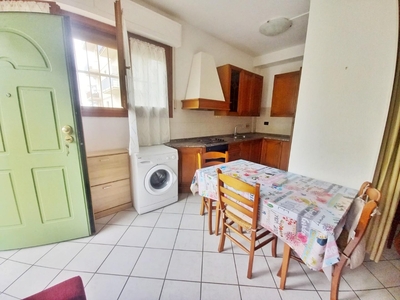 Monolocale a Castelfiorentino, 1 bagno, 32 m², stato ristrutturato