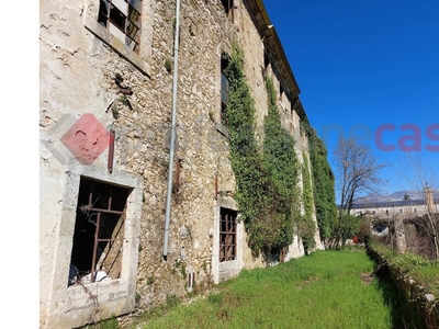 Palazzo o stabile di 1500 mq in vendita - Isola del Liri