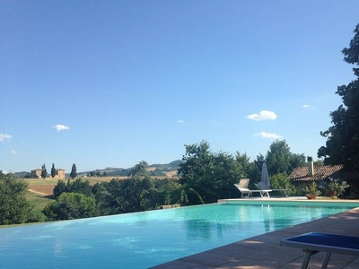 Swimming pool and relax on the Bolognese hills between art, engines, great food