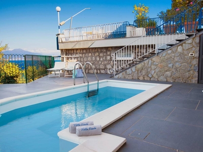 Private villa with swimming pool near Sorrento