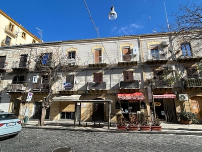 Trilocale in Via Redentore 15, Caltanissetta, 2 bagni, 75 m², 1° piano