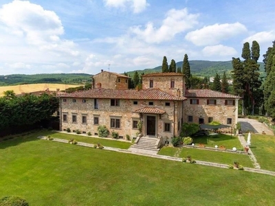 Villa a Scarperia e San Piero, 20 locali, giardino privato, posto auto