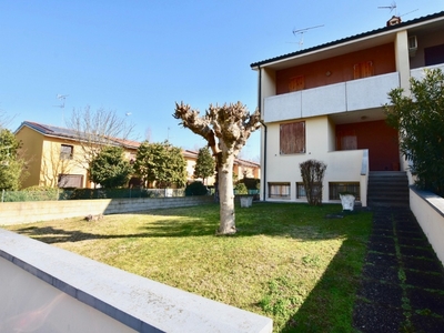 Villa a schiera in Via Giovanni XXIII 19, Malalbergo, 5 locali, garage