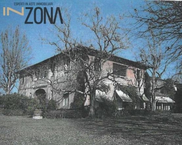 Villa in Via Dei Medici, Fucecchio, 11 locali, 5 bagni, con box