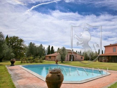 Villa singola a Orbetello, 20 locali, 7 bagni, 480 m², ottimo stato