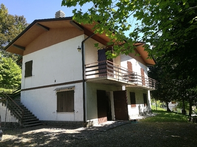 Villa con giardino a Castel d'Aiano