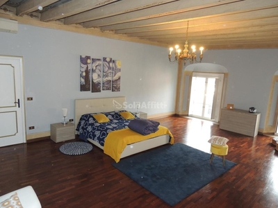 Appartamento in Affitto a Brescia, 2'500€, 340 m², arredato