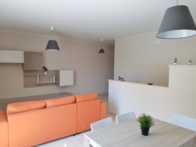 Appartamento in Affitto a Catanzaro, zona Catanzaro Lido, 200€, 160 m², arredato
