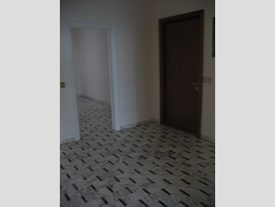 Appartamento in Affitto a Catanzaro, zona via madonna dei cieli 45, 500€, 176 m²