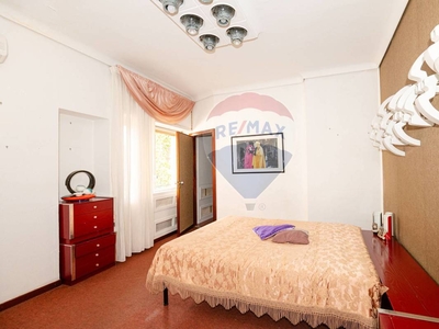 Appartamento in vendita 8 Stanze da letto a Caltagirone