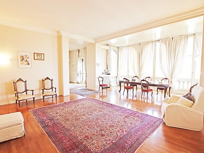 Appartamento in Vendita a Bergamo, zona Centrale, 1'600'000€, 237 m²