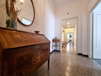 Appartamento in Vendita a Genova, zona Molassana, 88'000€, 89 m²