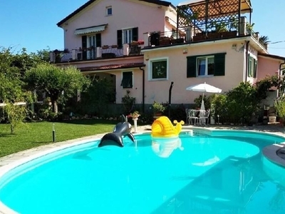 Appartamento in Vendita a La Spezia, 690'000€, 250 m², arredato