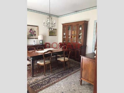 Appartamento in Vendita a La Spezia, zona Periferia Nord Ovest, 280'000€, 195 m²