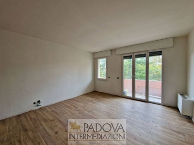 Appartamento in vendita a Padova via Monaco Padovano