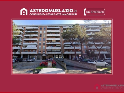 Trilocale in Vendita a Roma, 258'750€, 130 m²