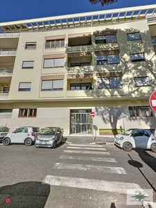Appartamento in Vendita in Piazza Stefano Jacini a Roma