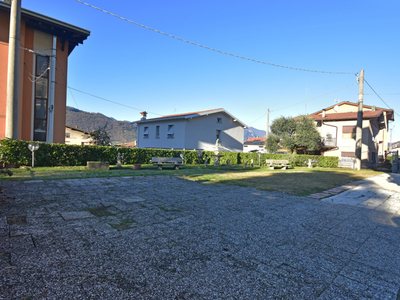Appartamento in vendita in Sale Marasino, Italia