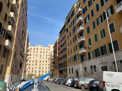 Appartamento in Vendita in Via Antonio degli Effetti a Roma