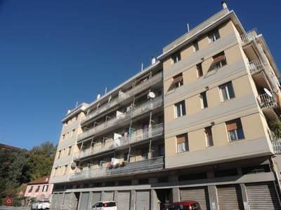 Appartamento in Vendita in Via Campomorone a Genova