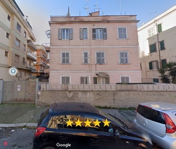 Appartamento in Vendita in Via dei Glicini a Roma