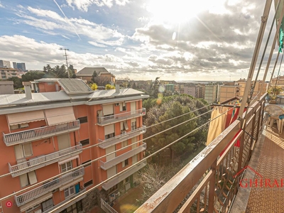 Appartamento in Vendita in Via Giovanni Battista Torre 7 a Genova