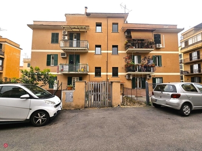 Appartamento in Vendita in Via Giuseppe Macchi a Roma