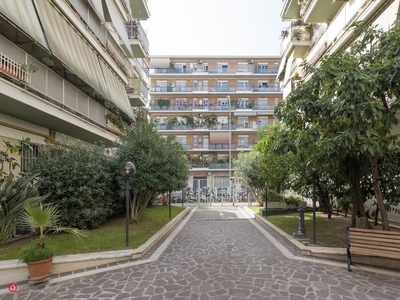 Appartamento in Vendita in Via Innocenzo XI 39 a Roma