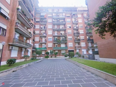 Appartamento in Vendita in Via MARCO FULVIO NOBILIORE a Roma