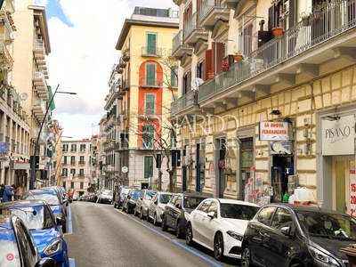 Appartamento in Vendita in Via Michele Kerbaker a Napoli