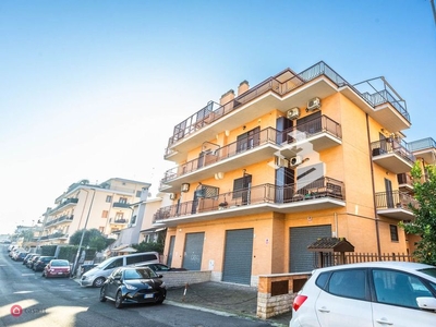 Appartamento in Vendita in Via Morbegno 69 a Roma