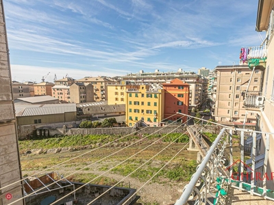 Appartamento in Vendita in Via Ottava Società Case 12 a Genova
