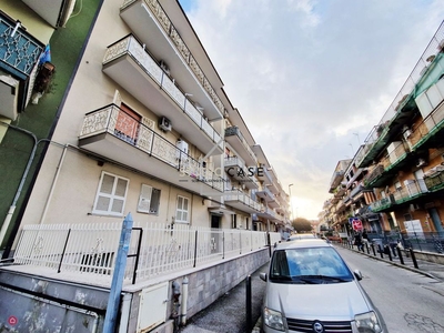 Appartamento in Vendita in Via San Donato 50 a Napoli