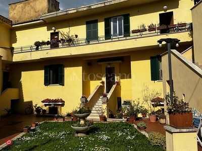 Appartamento in Vendita in Via Santa Severina a Roma