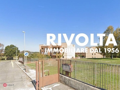 Appartamento in Vendita in Via Vincenzo Petra 48 a Roma