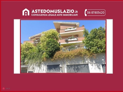 Appartamento in Vendita in Via Vittorio Marimpietri 11 a Roma