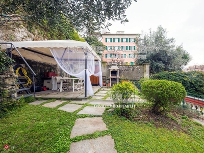 Appartamento in Vendita in Vico Barnabiti a Genova