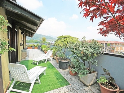 Attico in Affitto a Bergamo, zona B.go S. Caterina zona Suardi, 1'400€, 140 m²