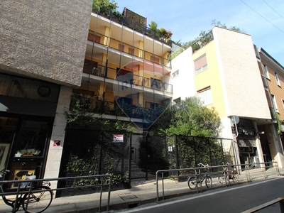 Bilocale in Affitto a Milano, zona Solari, 1'100€, 55 m², arredato