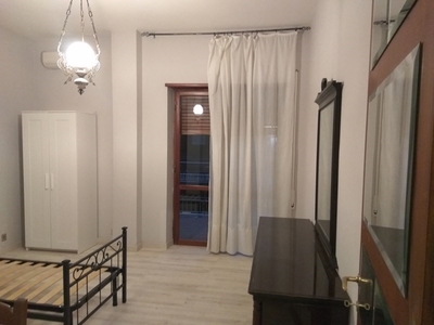 Bilocale in Affitto a Roma, 890€, 69 m², arredato