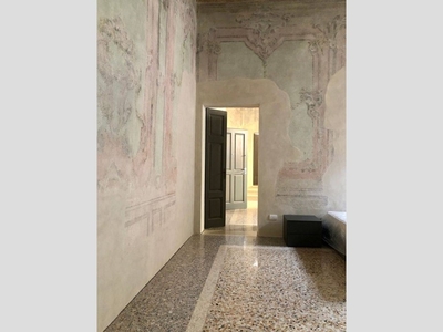 Bilocale in Vendita a Mantova, zona Centro storico, 250'000€, 90 m²