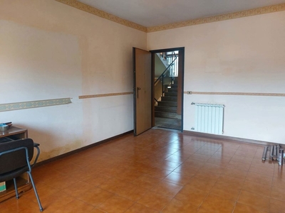 Bilocale in Vendita a Roma, 180'000€, 62 m²