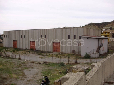 Capannone Industriale in in vendita da privato a Reggio di Calabria via Ravagnese