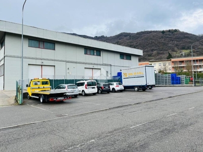 Capannone Industriale in vendita a Casazza via Prato Pieve
